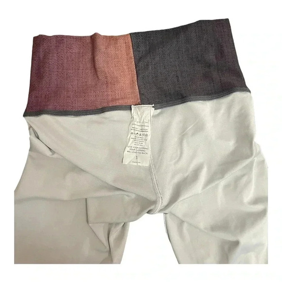 Niyama Sol Barefoot Magic Hour Pink Purple Ombré Yoga Leggings Womens size Small - Picture 14 of 16